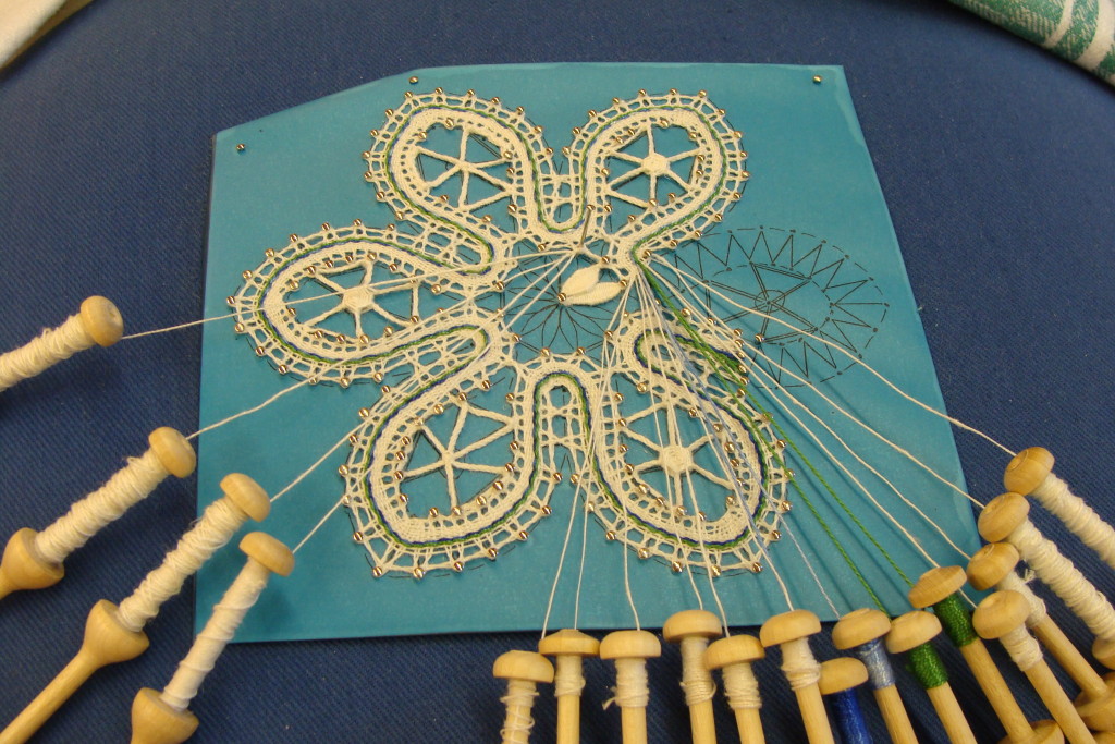 Keskiosan mantelit tekeillä.